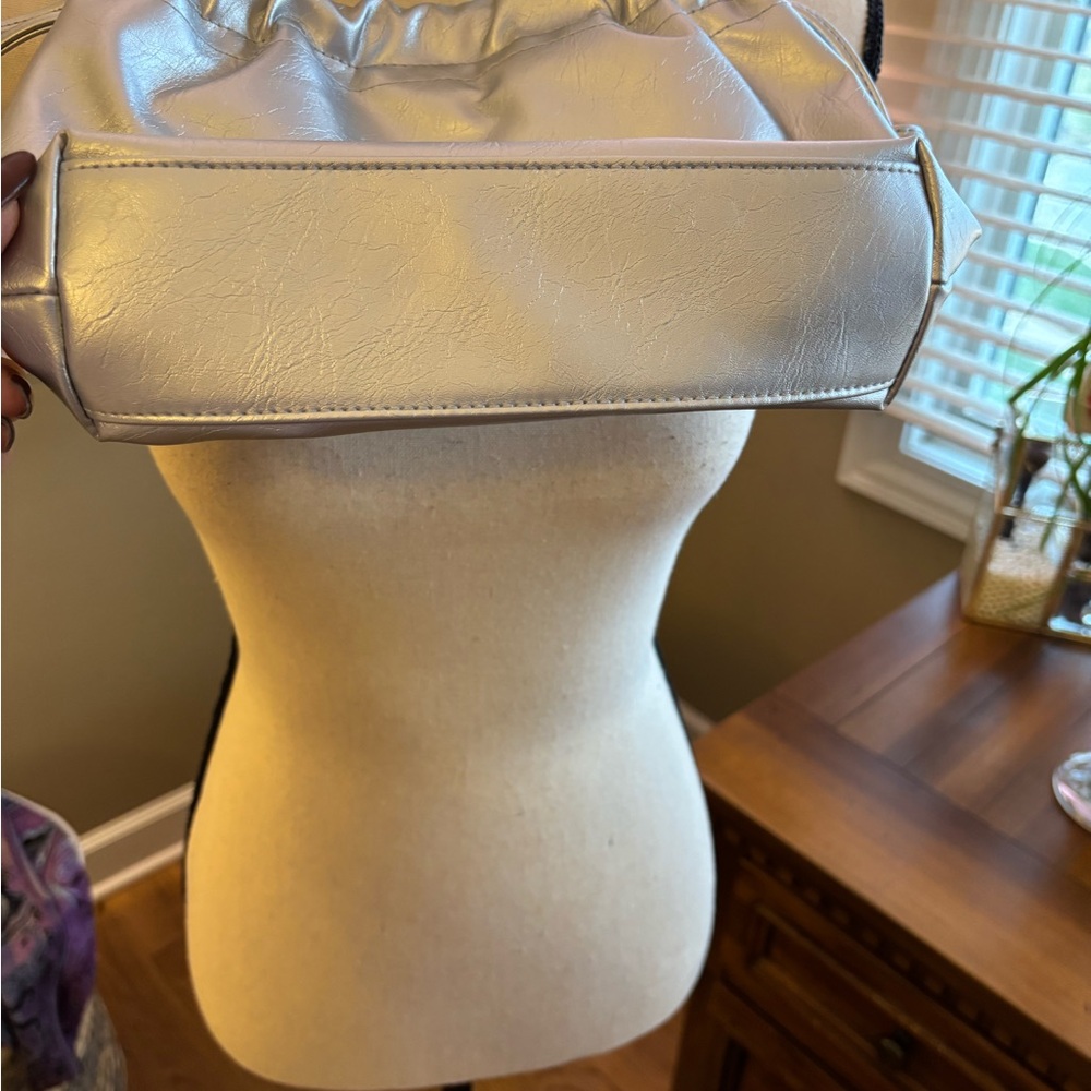 Universal Thread Metallic Silver Shoulder Bag Wit… - image 7